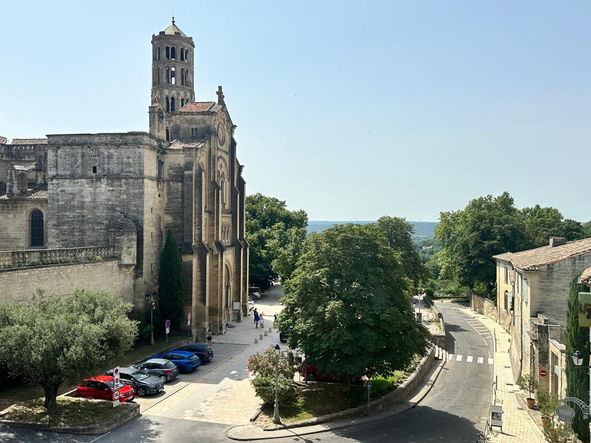 Le Grand Castille Uzes Luaran gambar